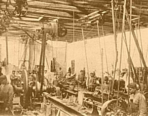  dílny strojírenského závodu okolo r.1920 (archivní fotografie)
